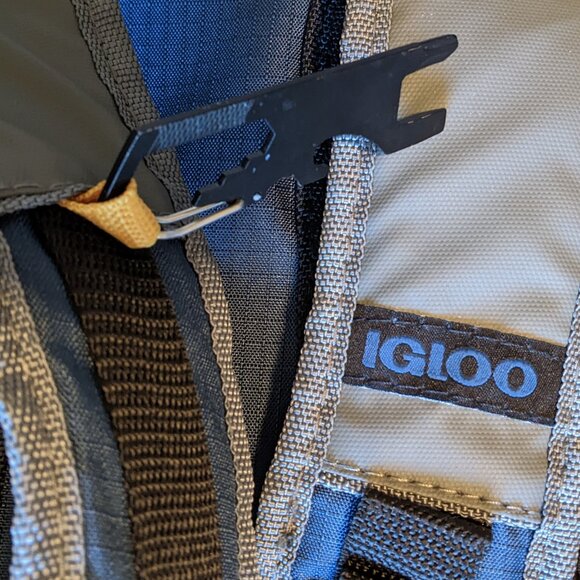 Igloo Outdoorsman Gizmo Cooler Backpack Bag MaxCold Insulation - Picture 9 of 13